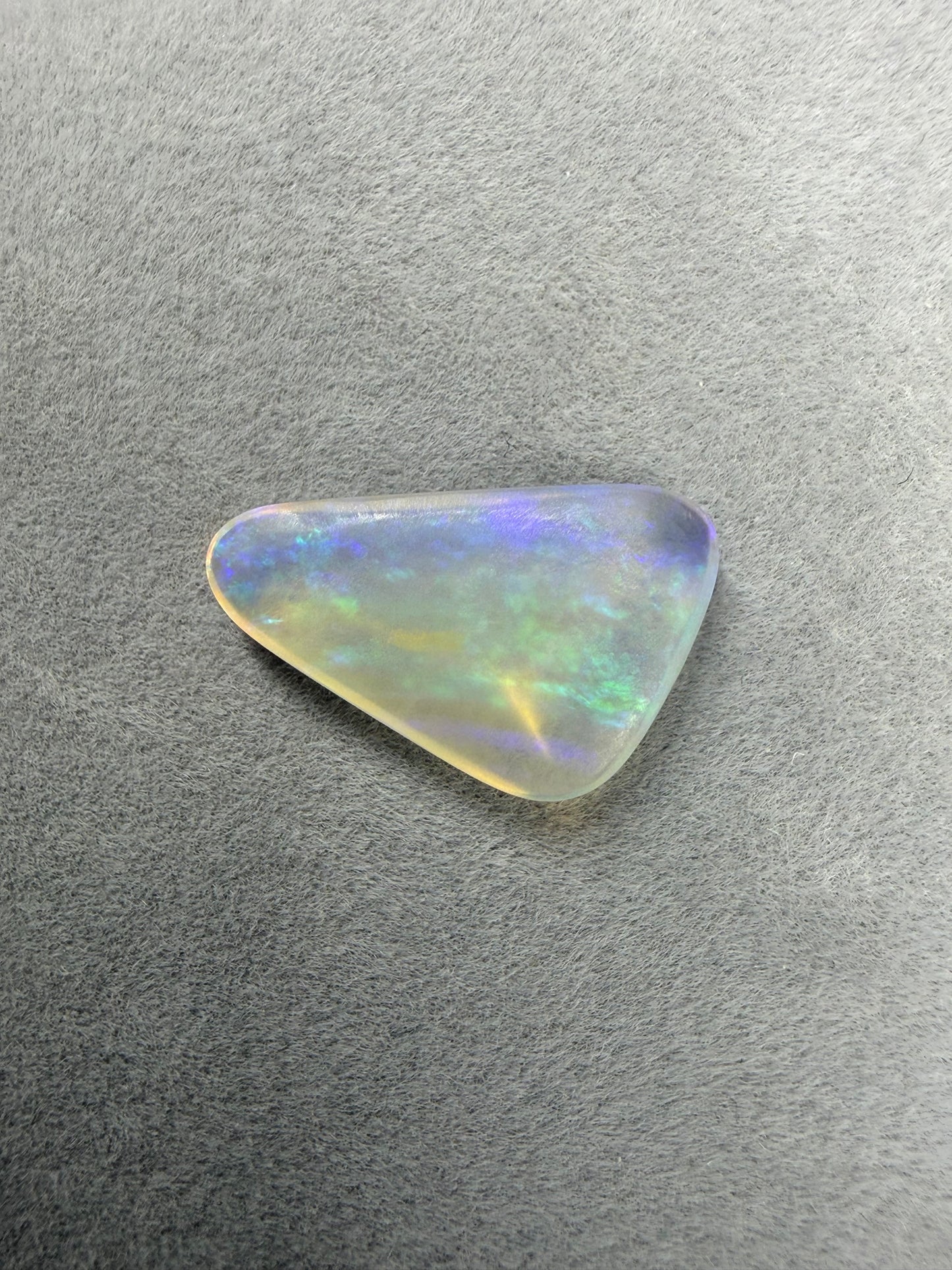 Australischer Crystal Opal 3.3 ct – Blau-Grünes Farbspiel