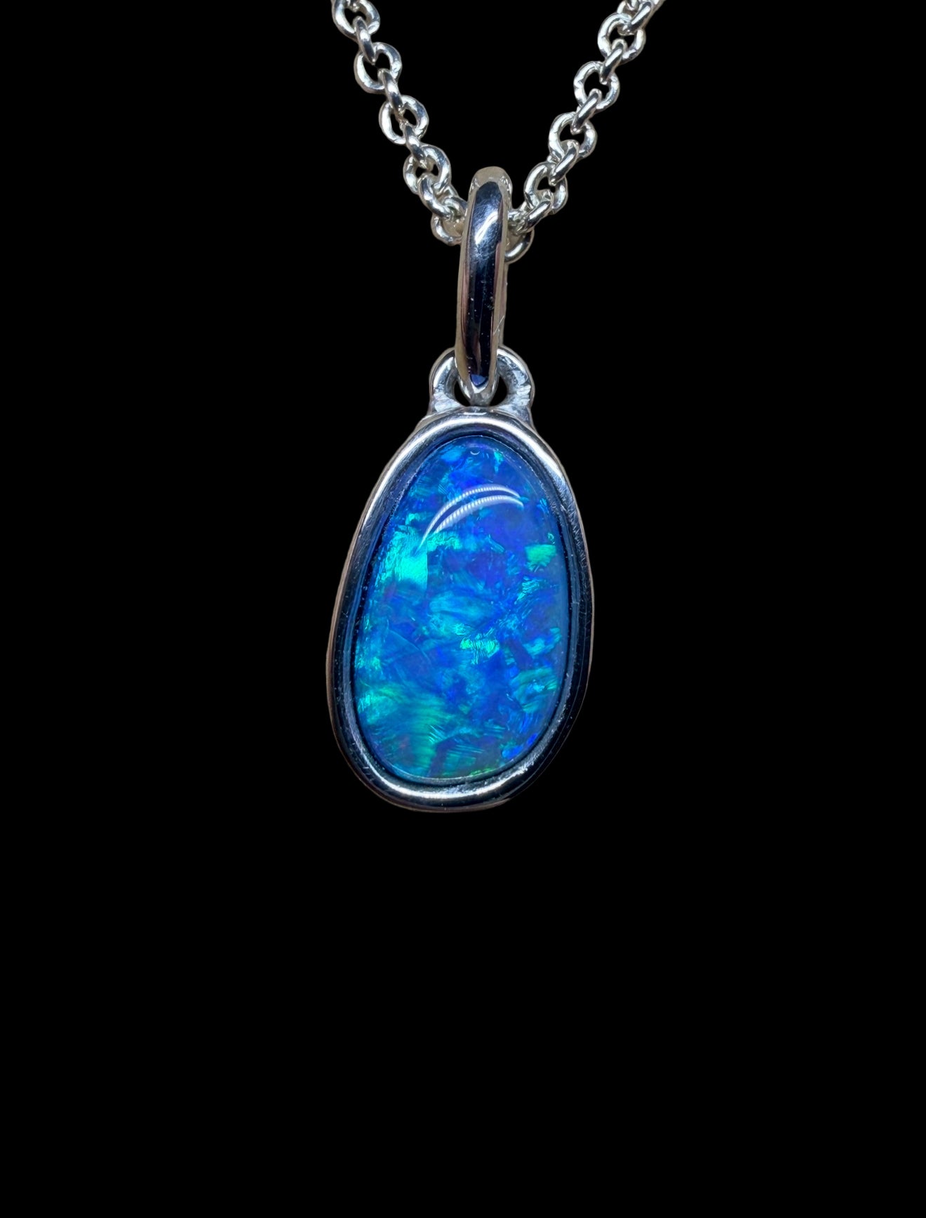 Traumhafte Opalkette Meeresblau