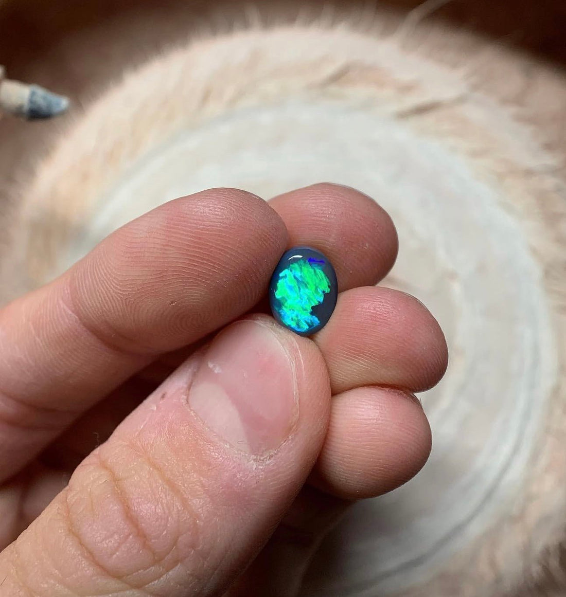 Was ist ein Black Opal? Alles über den seltensten Edelstein Australiens - Masterpiece Opals Store