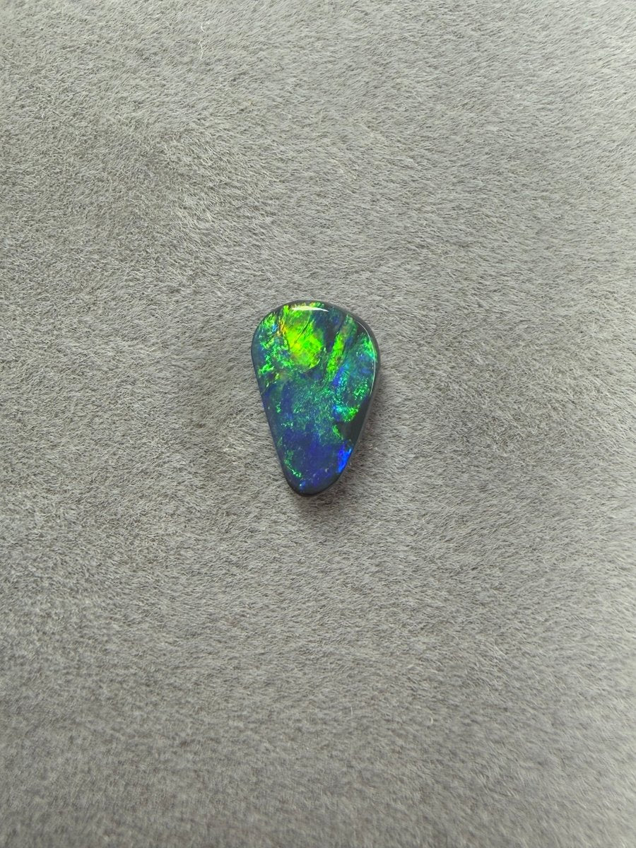 0.8ct Solid Black Opal - Masterpiece Opals Store