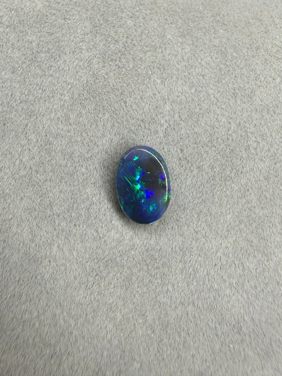 1.2ct Solid Black Opal – Blau - Grünes Farbspiel, Oval - Masterpiece Opals Store