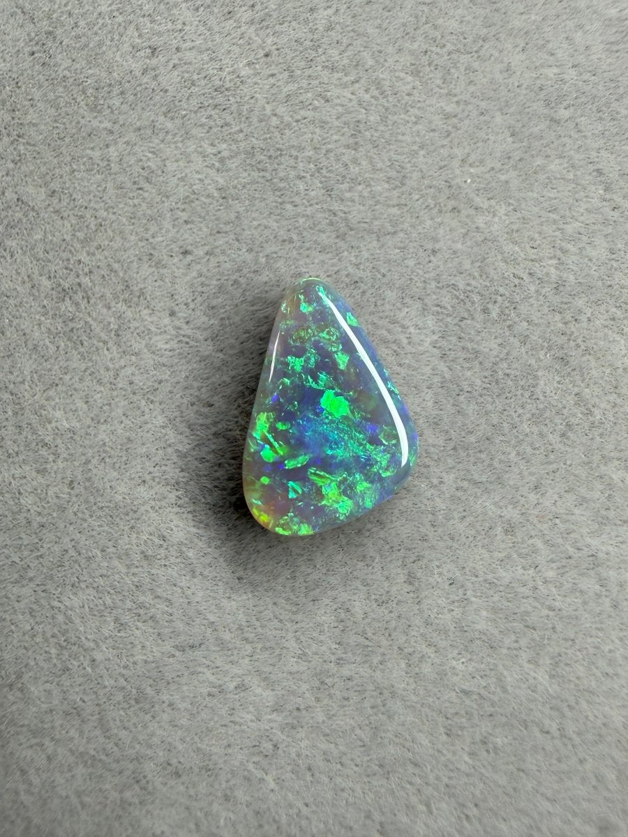 1.8ct Solid Dark Opal – Blau & Grün - Masterpiece Opals Store