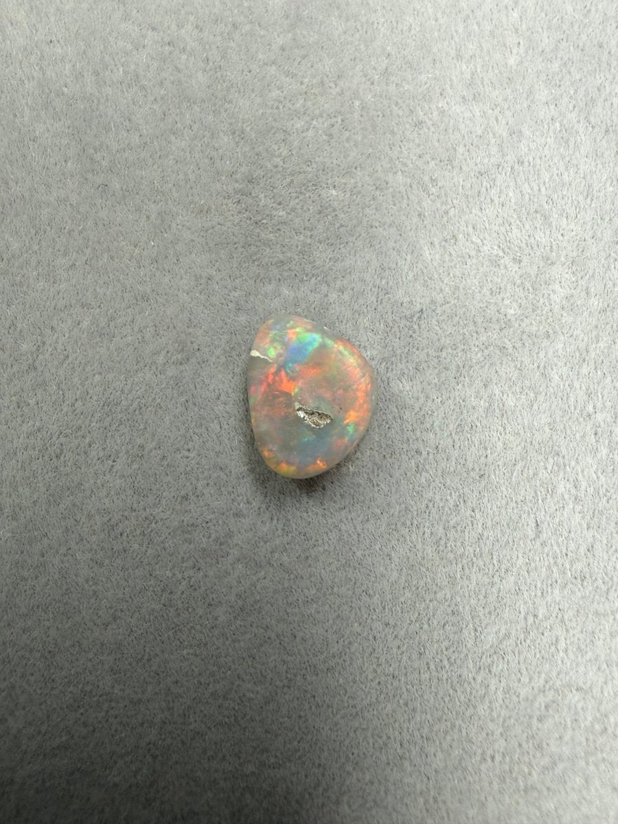 1.8ct Solid Dark Opal Multicolor – schönes Farbspiel - Masterpiece Opals Store