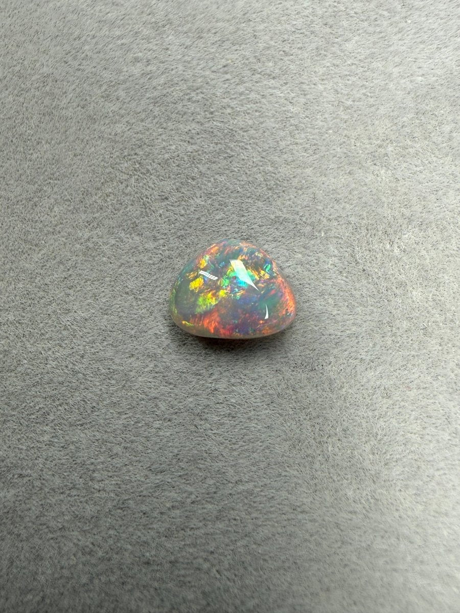 1.8ct Solid Dark Opal Multicolor – schönes Farbspiel - Masterpiece Opals Store