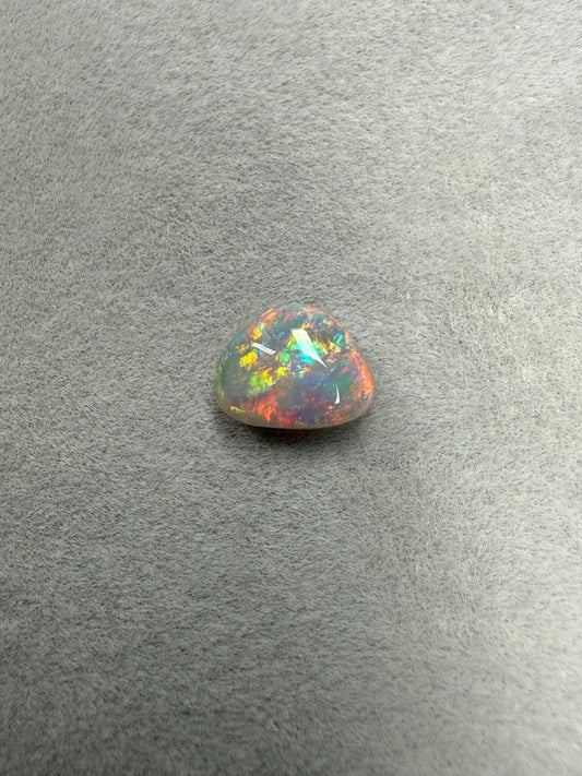 1.8ct Solid Dark Opal Multicolor – schönes Farbspiel - Masterpiece Opals Store