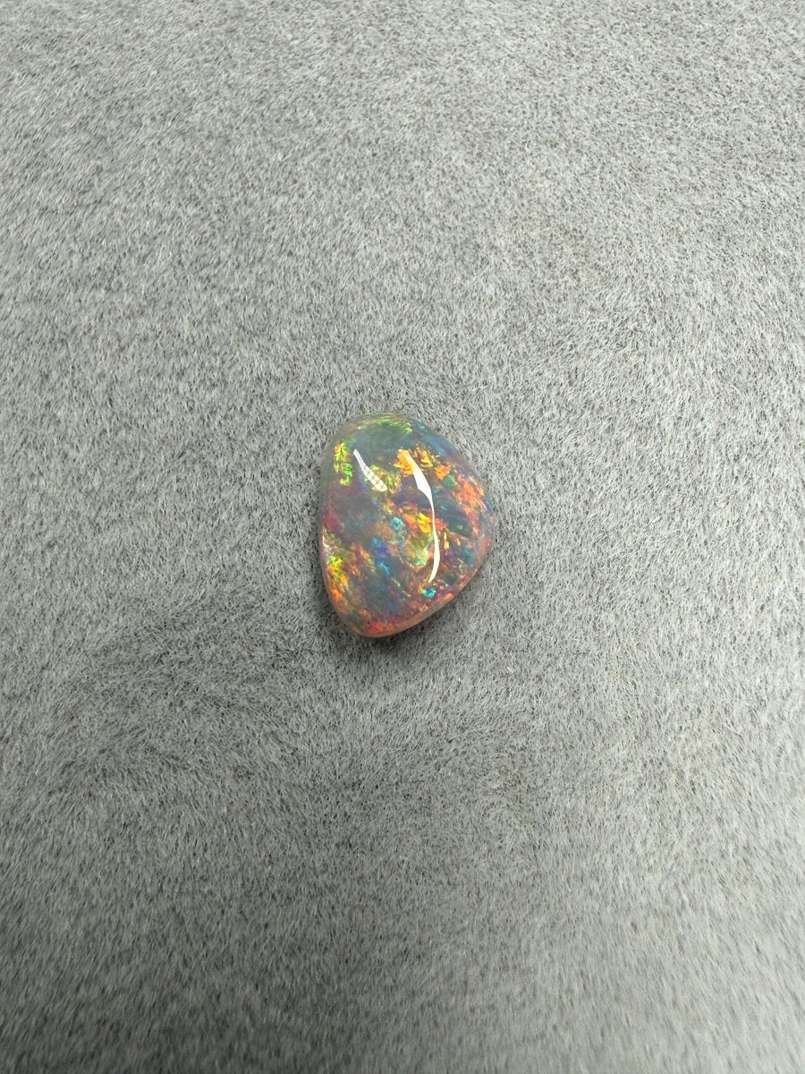1.8ct Solid Dark Opal Multicolor – schönes Farbspiel - Masterpiece Opals Store