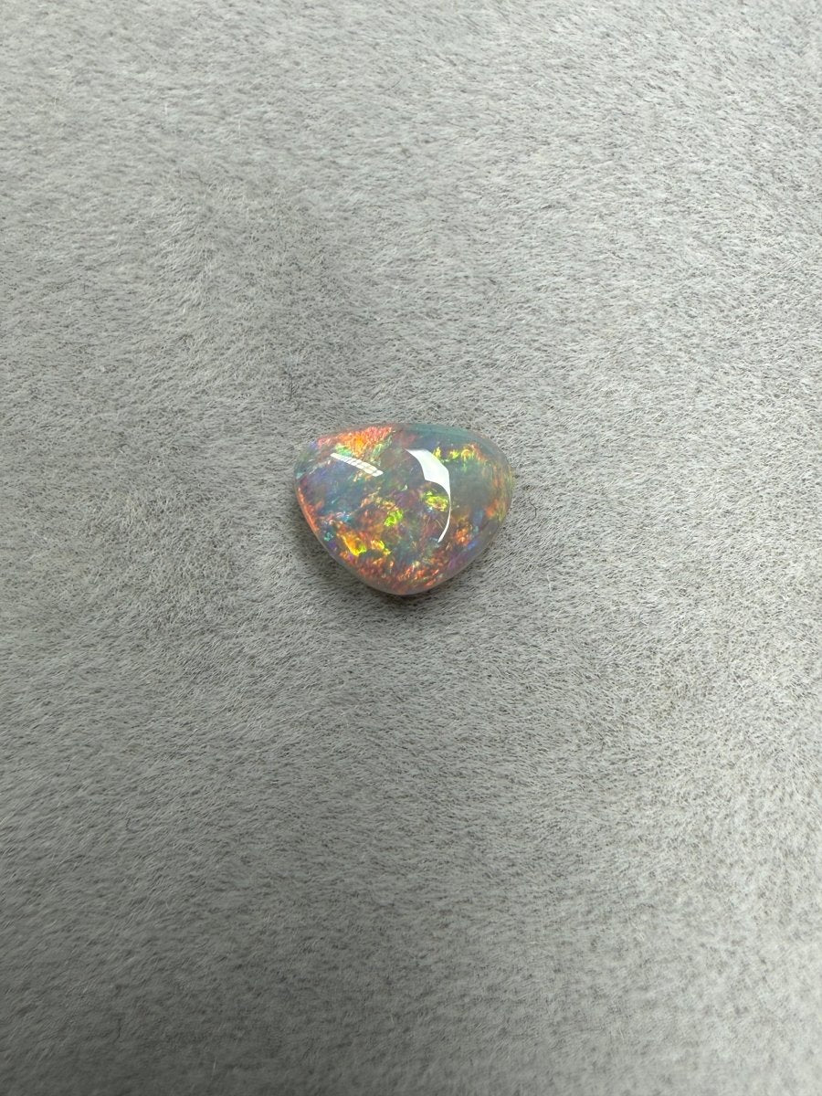 1.8ct Solid Dark Opal Multicolor – schönes Farbspiel - Masterpiece Opals Store