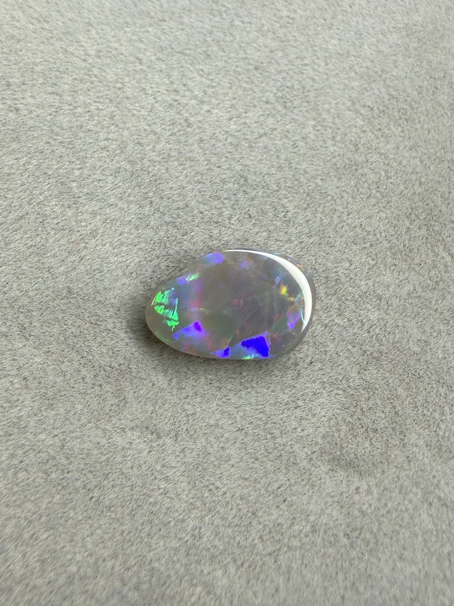 2.0ct Solid Dark Opal – Pastellfarben - Masterpiece Opals Store