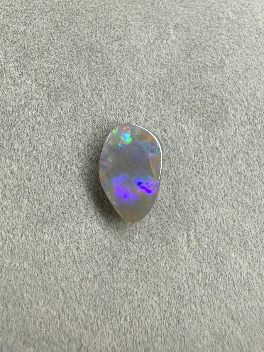 2.0ct Solid Dark Opal – Pastellfarben - Masterpiece Opals Store