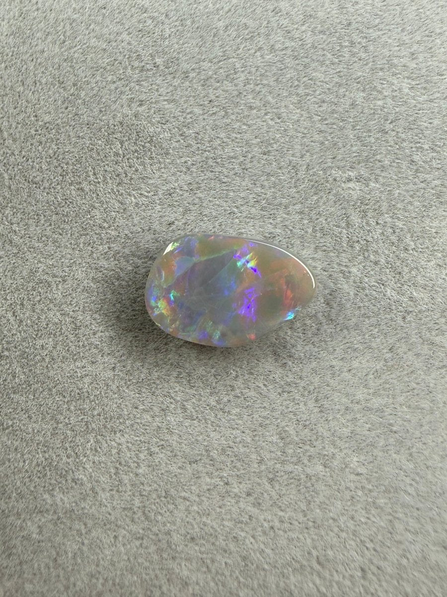 2.0ct Solid Dark Opal – Pastellfarben - Masterpiece Opals Store