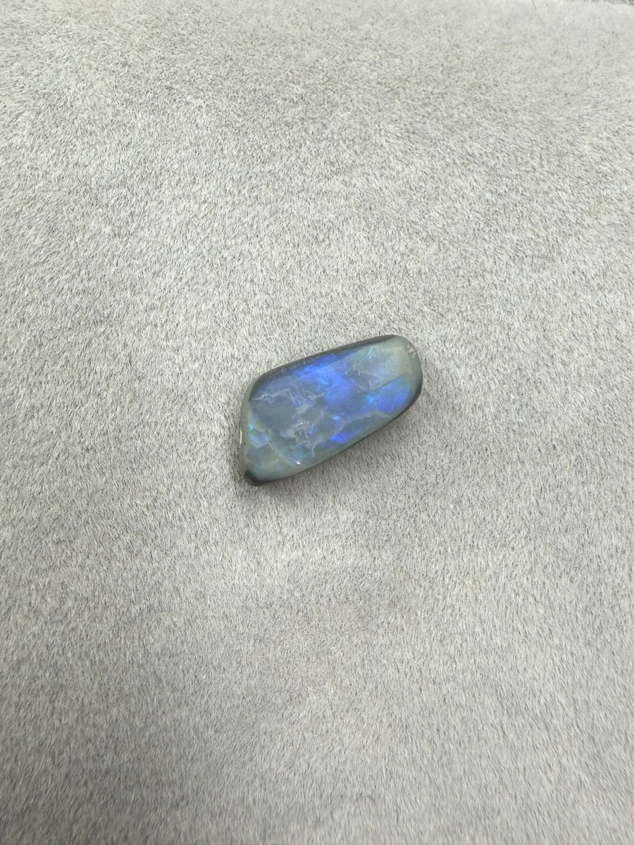 2.2ct Solid Black Opal – Blau, Grün, Rot & Orange - Masterpiece Opals Store
