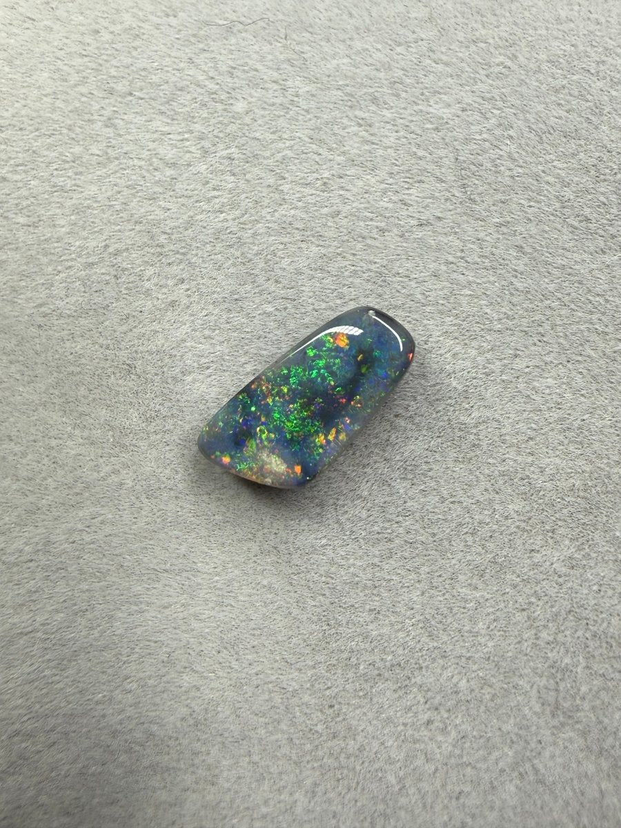 2.2ct Solid Black Opal – Blau, Grün, Rot & Orange - Masterpiece Opals Store