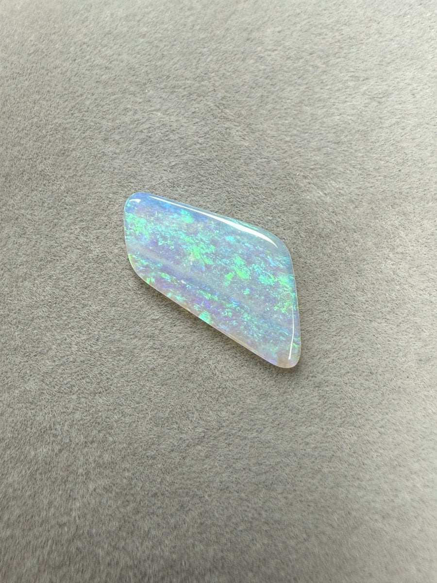 2,5 ct Natürlicher Crystal Opal Edelstein - Masterpiece Opals Store