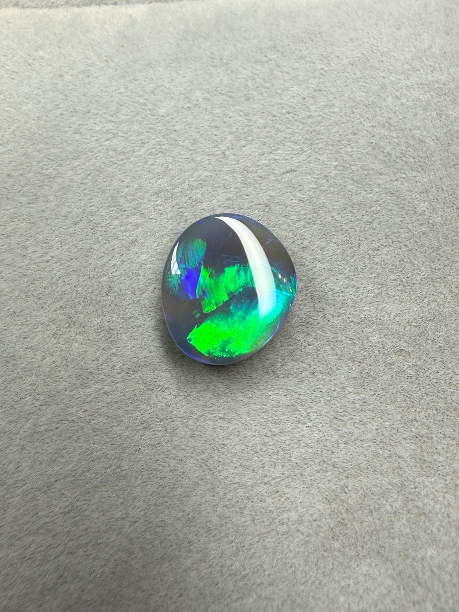 4.1ct Solid Dark Opal – metallic flash - Masterpiece Opals Store
