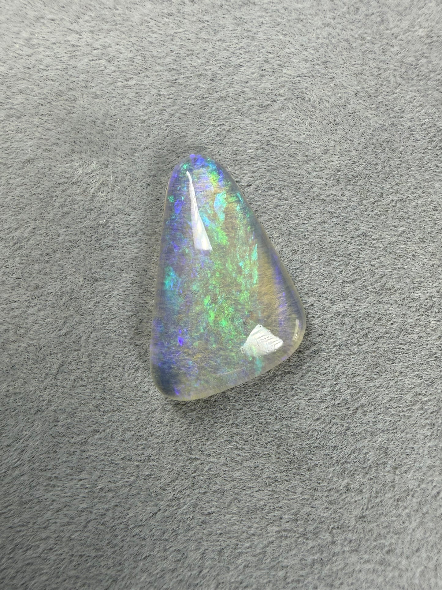 Australischer Crystal Opal 3.3 ct – Blau-Grünes Farbspiel