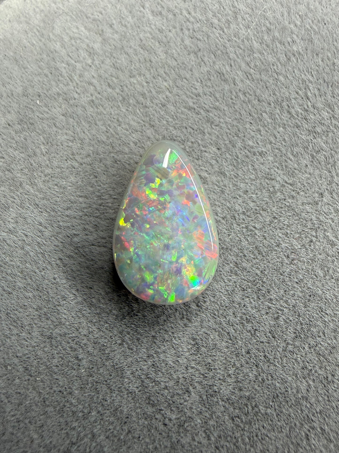 2.3ct Solider Dunkler Opal Multicolor in Tropfenform von Masterpiece Opals Store