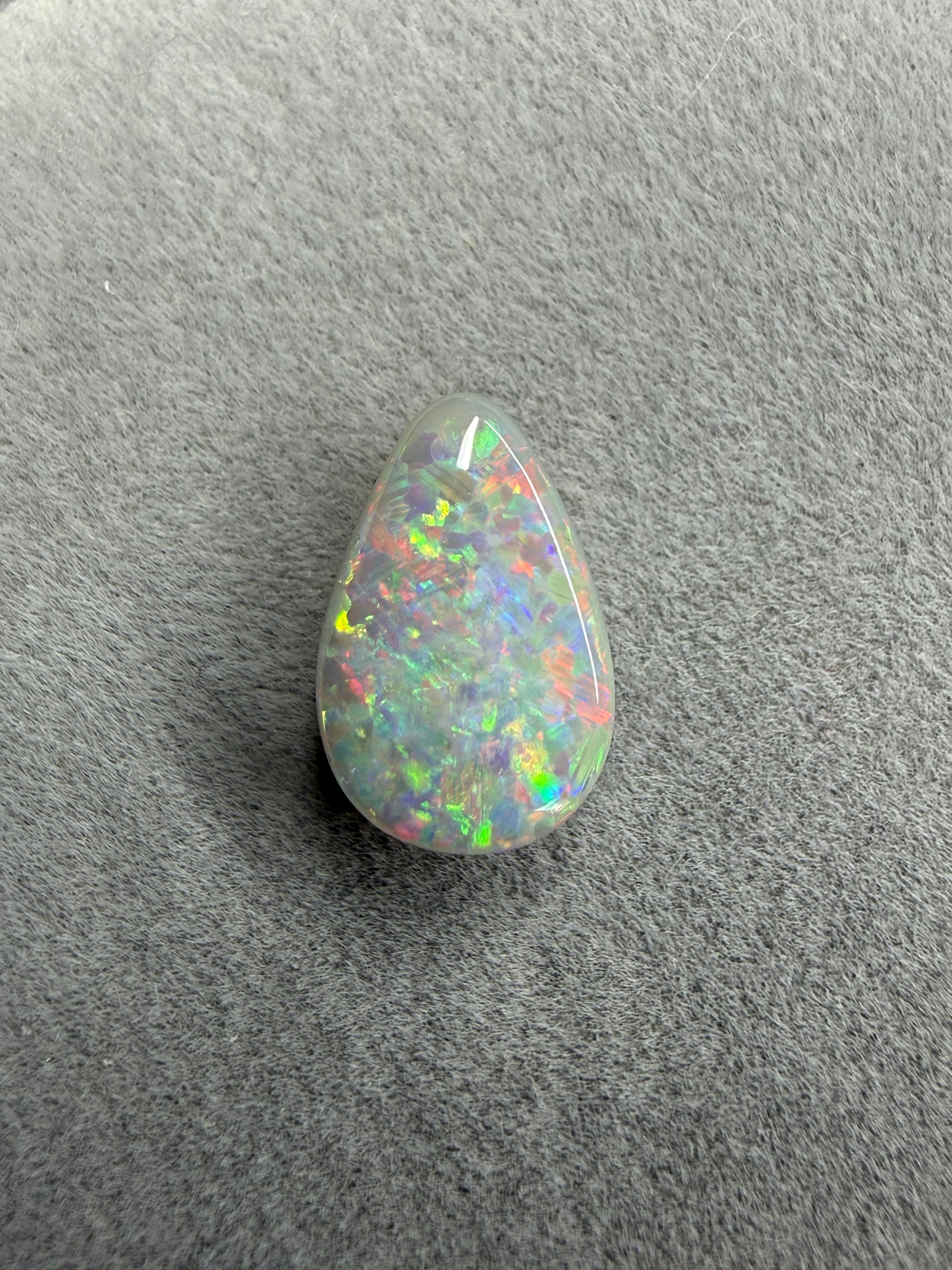 2.3ct Solider Dunkler Opal Multicolor in Tropfenform von Masterpiece Opals Store