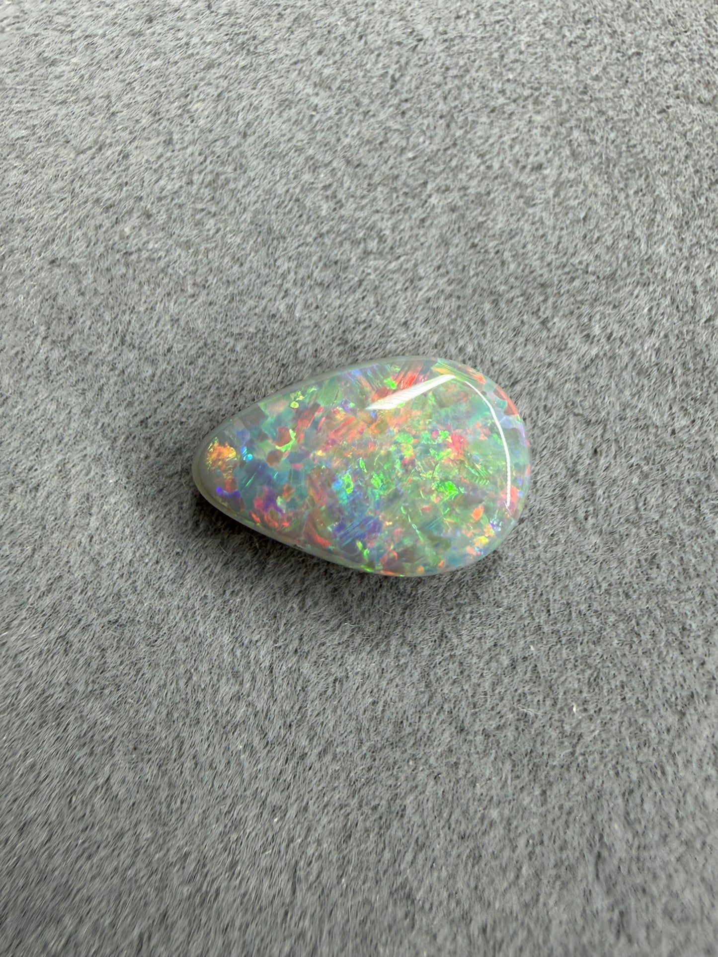 2.3ct Solider Dunkler Opal Multicolor Tropfenform von Masterpiece Opals Store