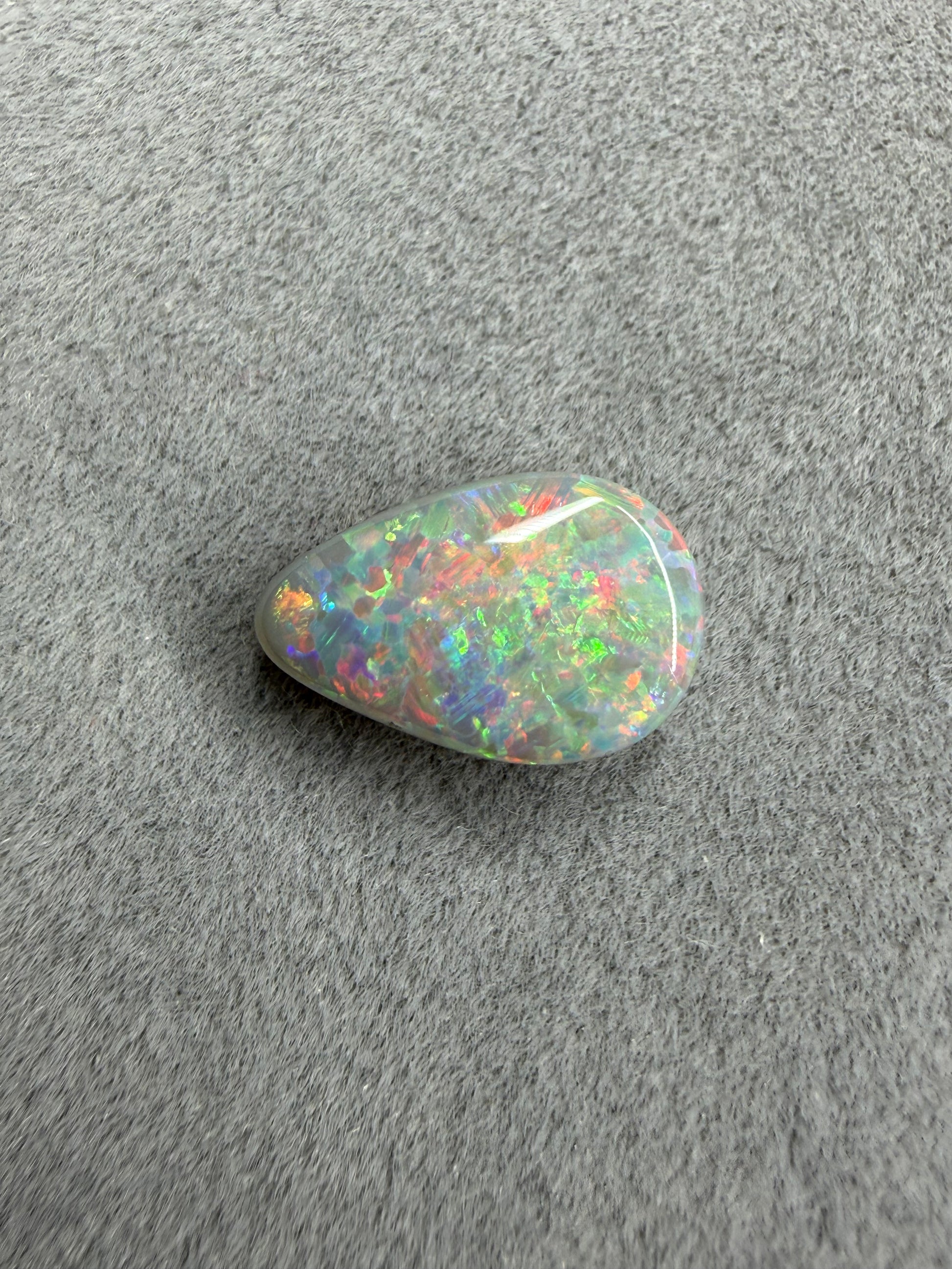2.3ct Solider Dunkler Opal Multicolor Tropfenform von Masterpiece Opals Store