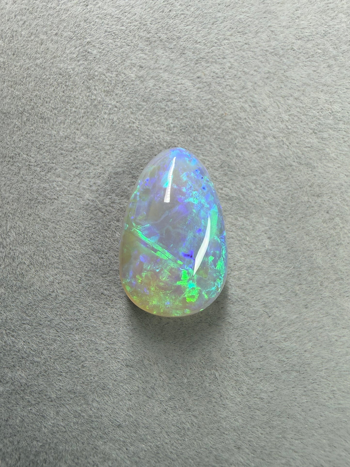 5.3ct Solider Dunkler Kristallopal, echter australischer Edelopal von Masterpiece Opals Store
