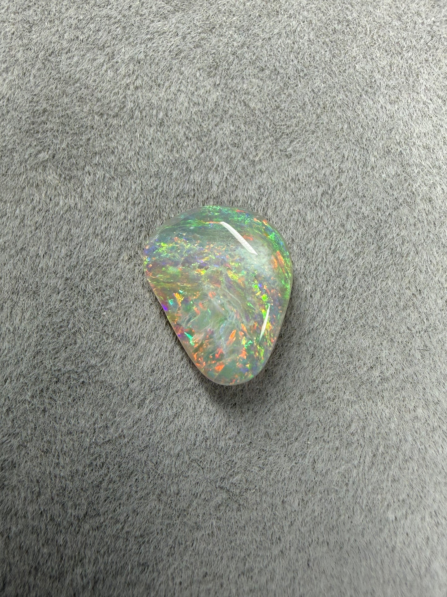Lightning Ridge Dark Crystal Opal 1,7 ct – Lebhaftes Multicolor-Farbspiel