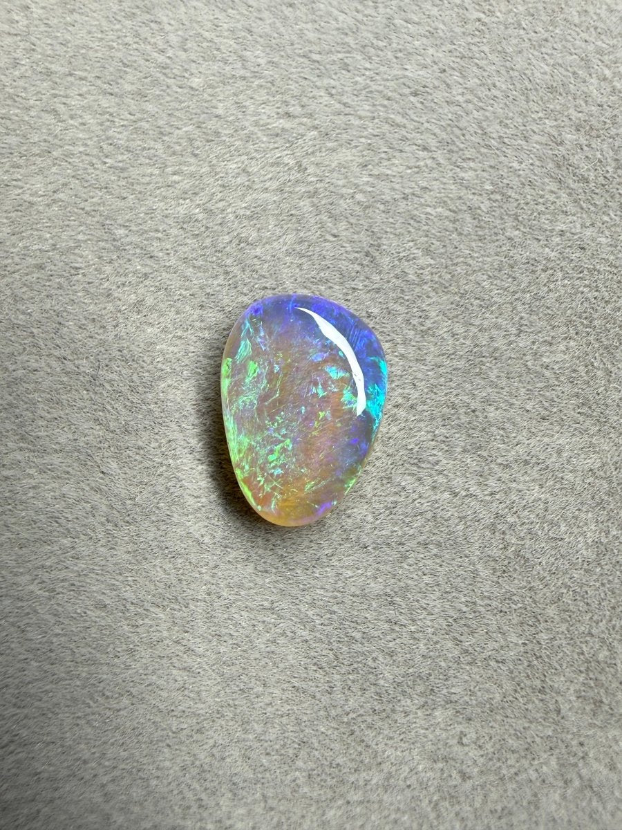 Freiform Crystal Opal Edelstein – 2,2 ct - Masterpiece Opals Store