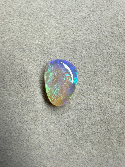 Freiform Crystal Opal Edelstein – 2,2 ct - Masterpiece Opals Store