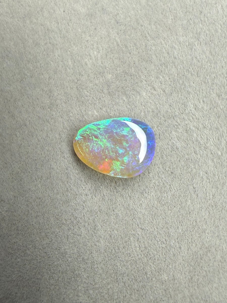 Freiform Crystal Opal Edelstein – 2,2 ct - Masterpiece Opals Store