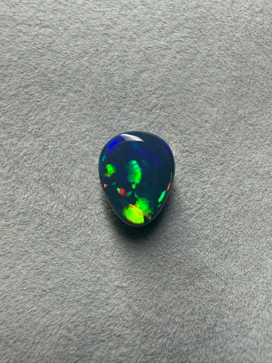 natürlicher bunter Black Opal 2 carat - Masterpiece Opals Store