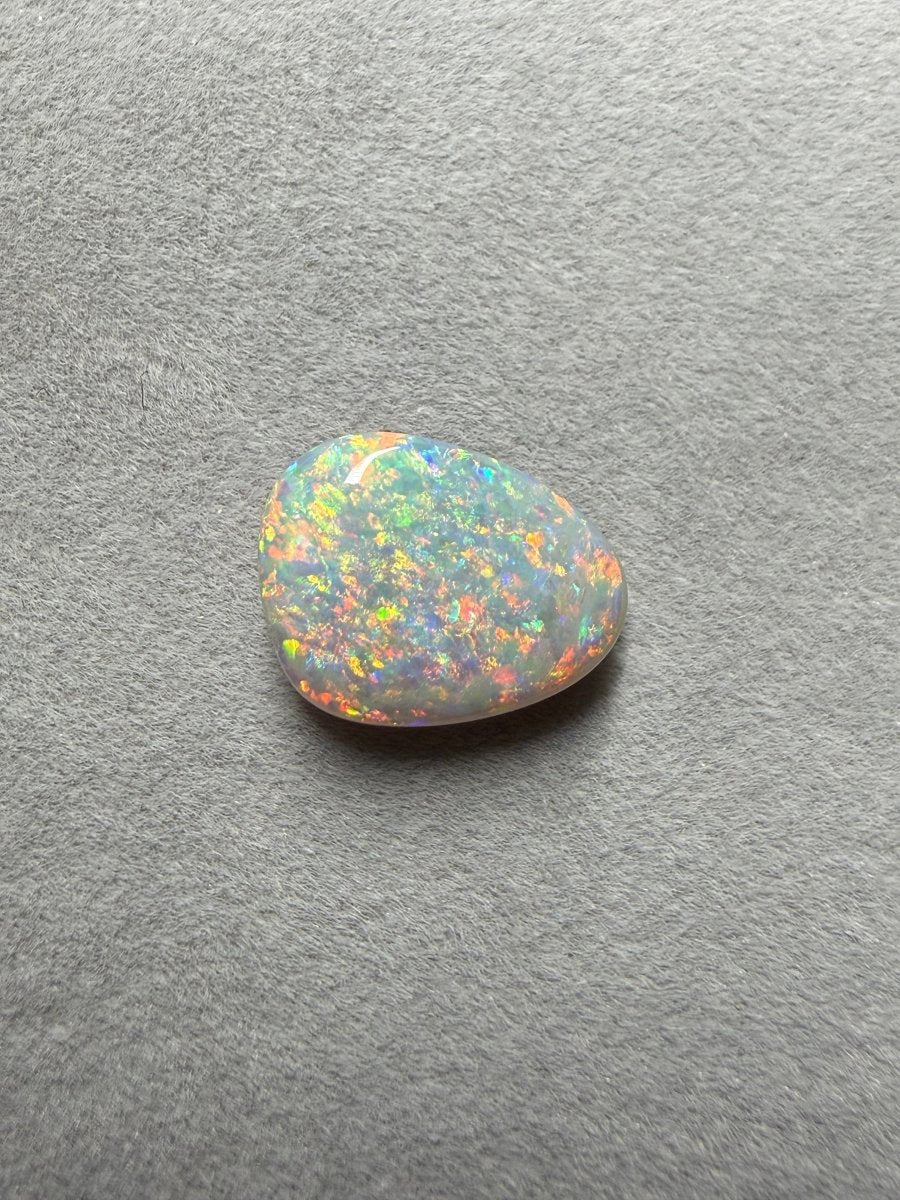Natürlicher Dark Opal 4.1 carat Multicolor - Masterpiece Opals Store